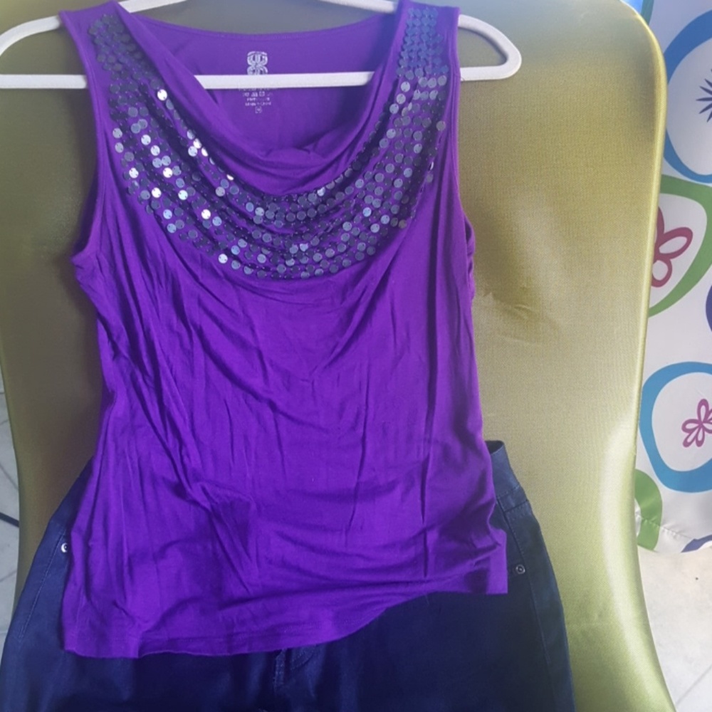 Shirt - Picture 2 of 3